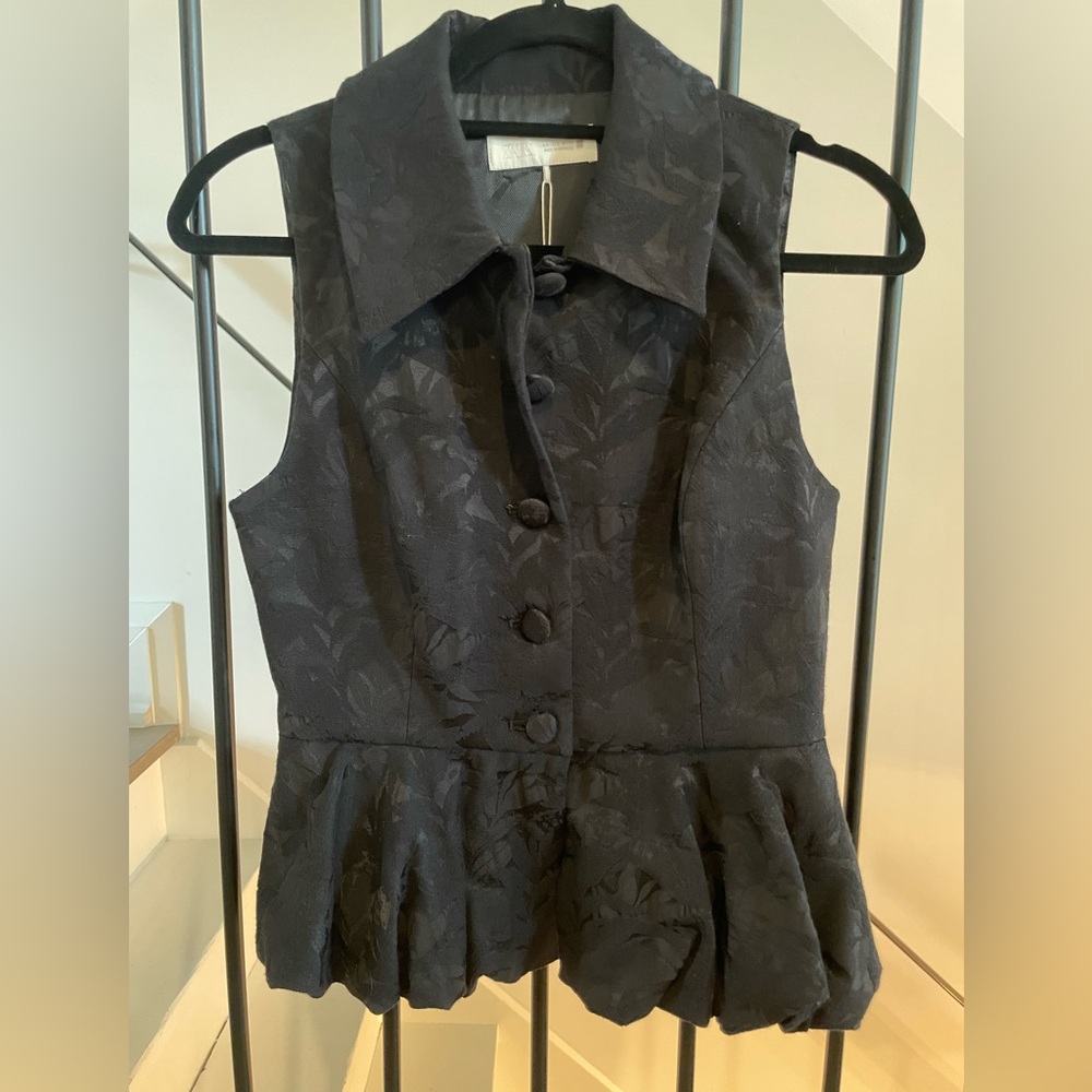 Zara Black Sleeveless Peplum Blouse